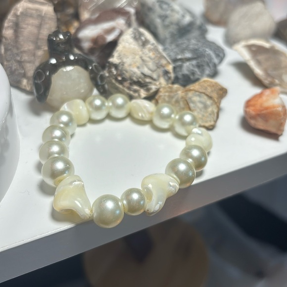 pearl bracelet! - Picture 1 of 2
